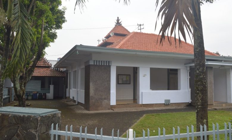 Masjid Langgar Dalem dari sisi kanan depan (foto Suprapto)