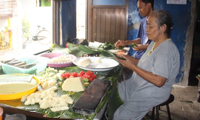 Bu Suwarni Penjual Gethuk (Foto Sup)