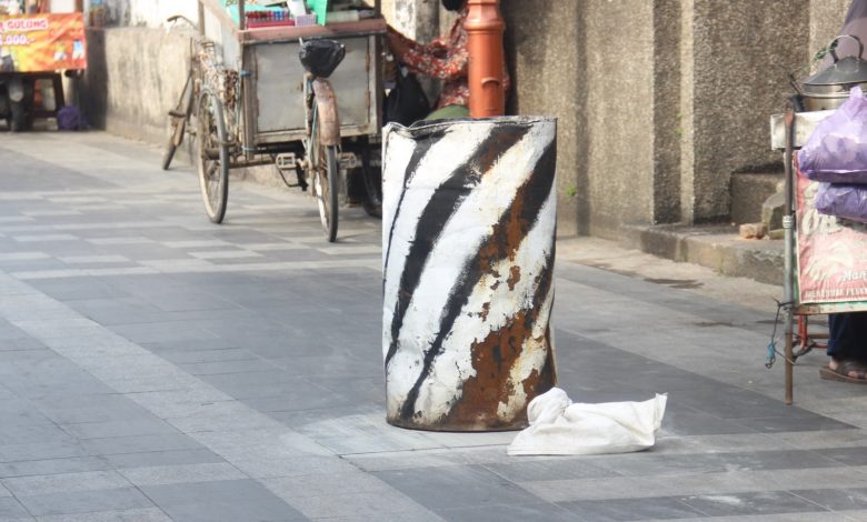 rusak lagi lantai granit senilai Rp 9 miliar di Jalan Menara Kudus (Foto Sup Kamis 4 Maret 2021)