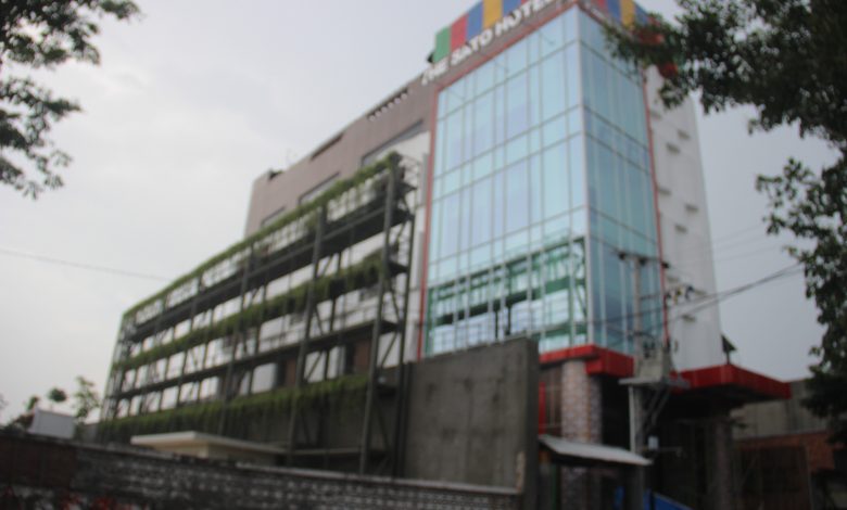 Hotel Sato dari arah barat (Foto Sup)