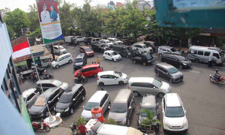 Depan gerbang Pasar Kliwon Kudus dilihat dari lantai 3 pasar tersebeut Foto Sup