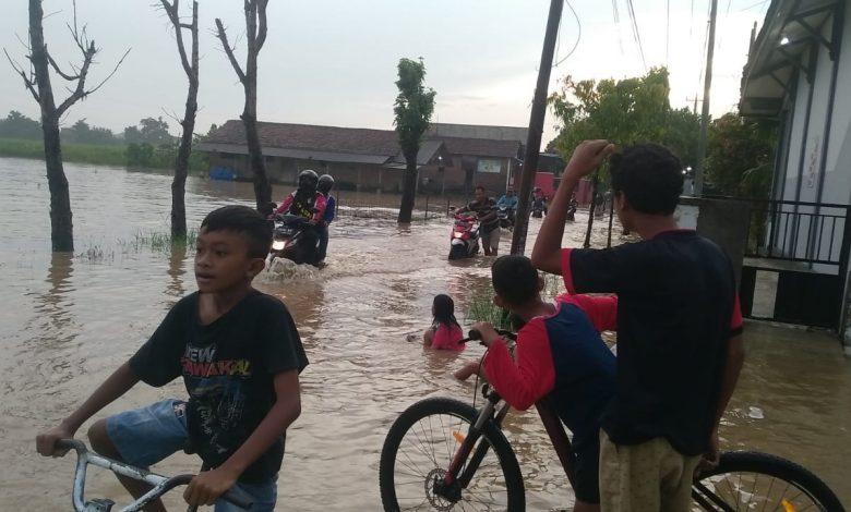 Suasana banjir di Desa Jojo Mejobo Kudus Kamis pagi