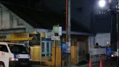 suasana gang 3 Desa Kaliputu Kecamatan Kota Kudus saat listrik mati