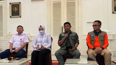 Konferensi pers gempa M 5,6 Cianjur di Pendopo Kabupaten Cianjur, Jawa Barat, Selasa (22/11/2022). (ANTARA/Devi Nindy)