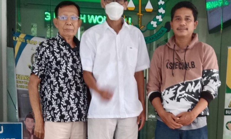 Tiga orang pelapor kasus dugaan tindak pidana, penggelapan anggaran negara Bumdes PT MBSP foto istimewa