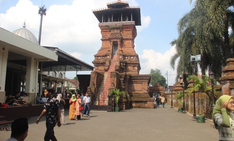 Menara- masjid Al Aqsa - salah satu tempat wisata agama terkenal di Kudus. Foto dokumentasi Sup